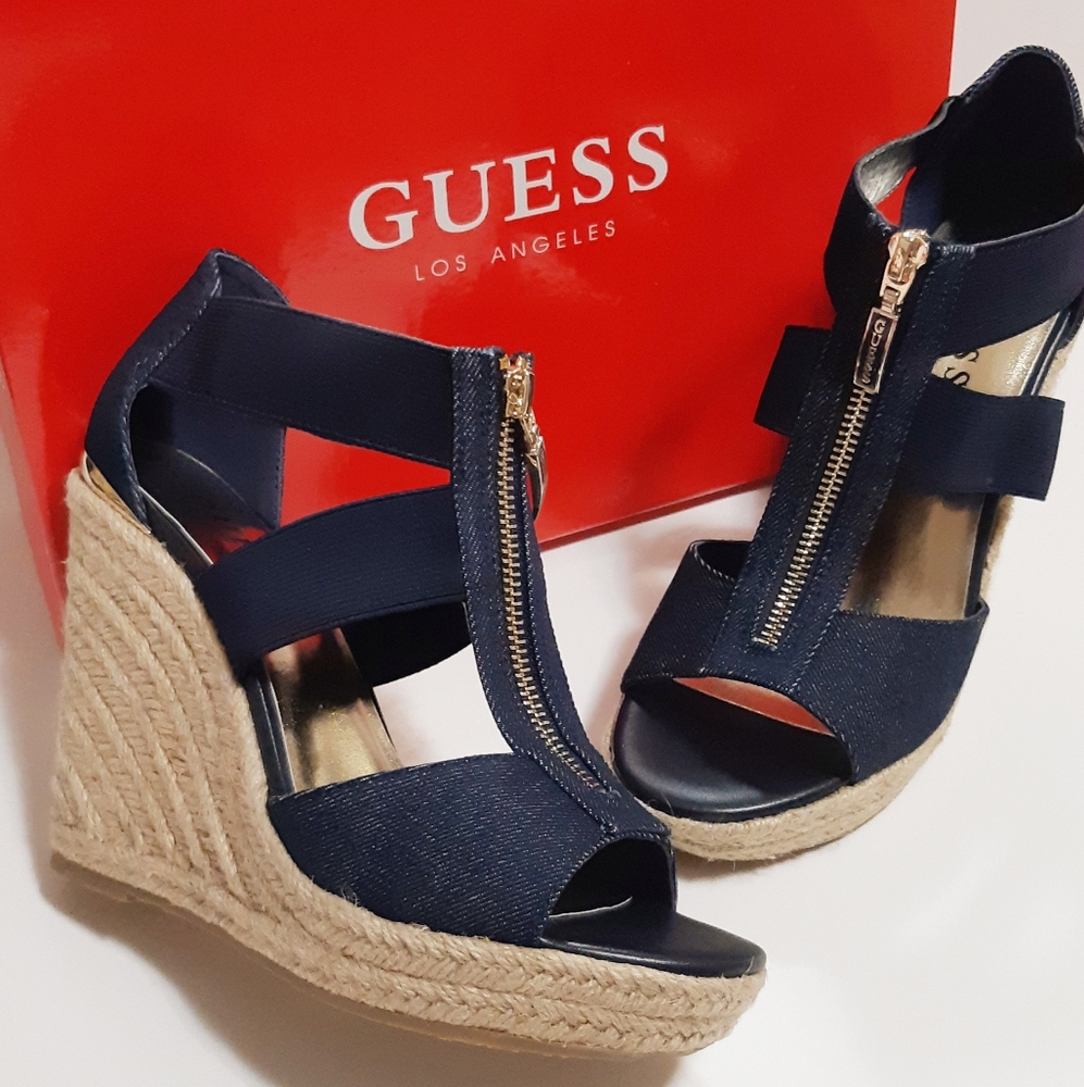 GUESS "Lora" zip-front espadrille